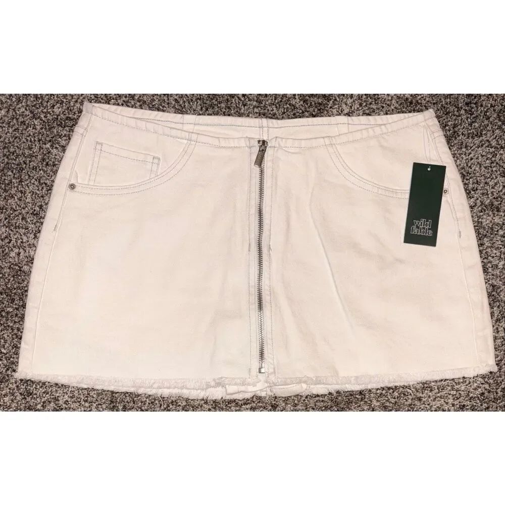 Wild Fable white skort size Medium